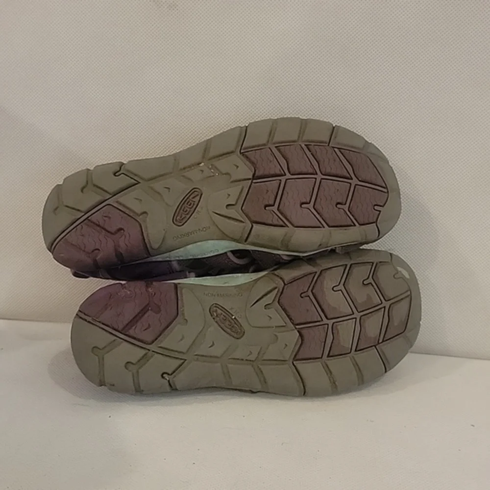 YOUTH‎ KEEN PURPLE SEACAMP II CNX MAJESTY SANDALS (sz 3)